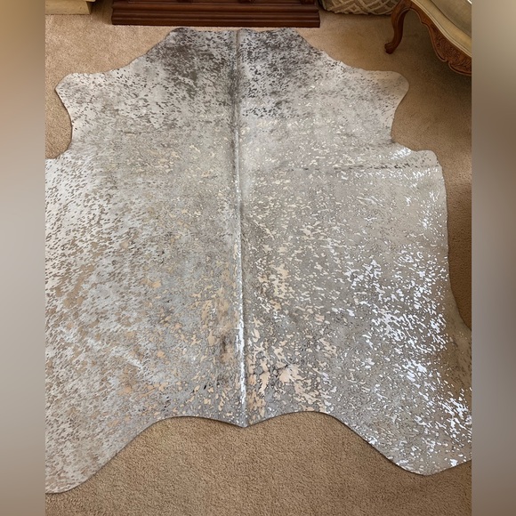 Authentic Metallic Silver Large Cowhide - Picture 5 of 7